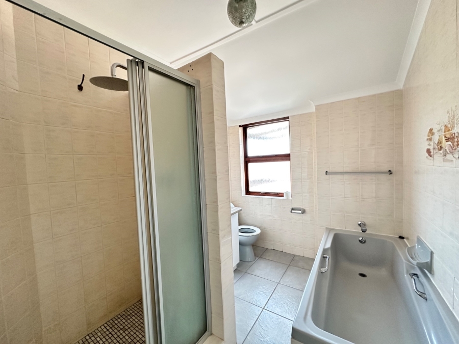 5 Bedroom Property for Sale in Bayview Western Cape